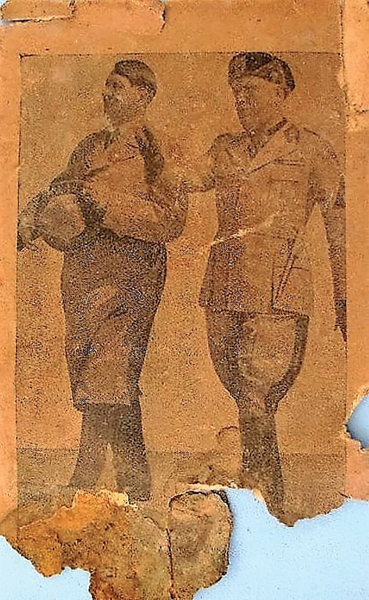 Adolf Hitler y Benito Mussolini en una vieja foto encontrada en el refugio