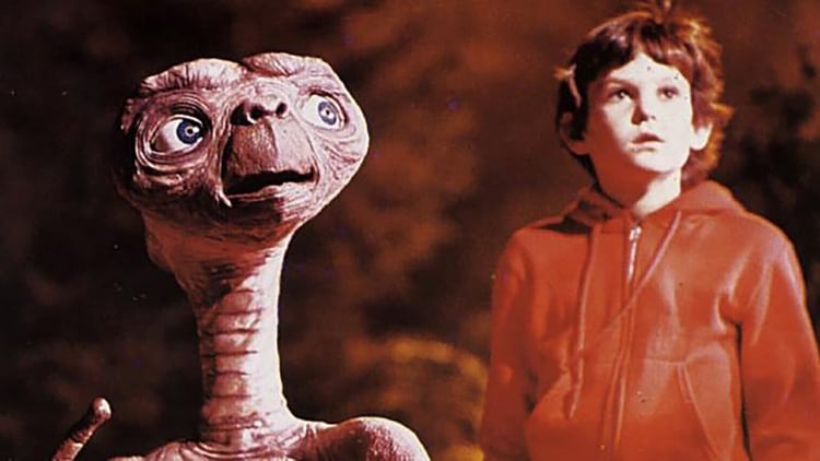 Henry Thomas se convirtió en una estrella tras interpretar a Elliot en la película E.T., el extraterrestre