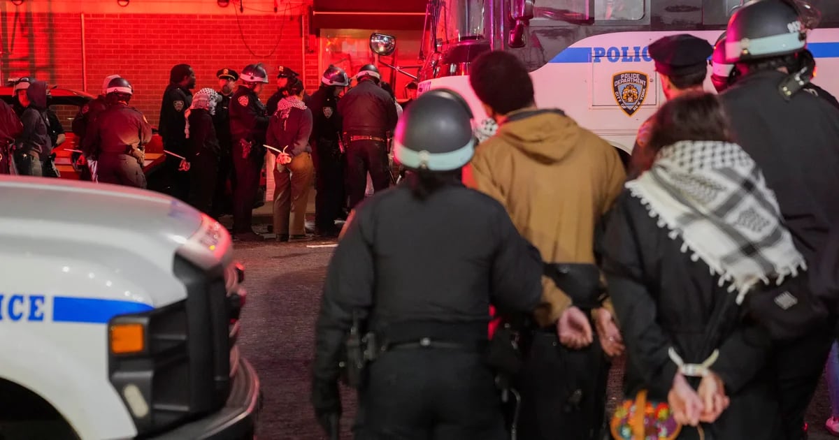 Die Polizei evakuierte ein Gebäude der Columbia University, das von Studenten besetzt war, die gegen den Krieg in Gaza protestierten