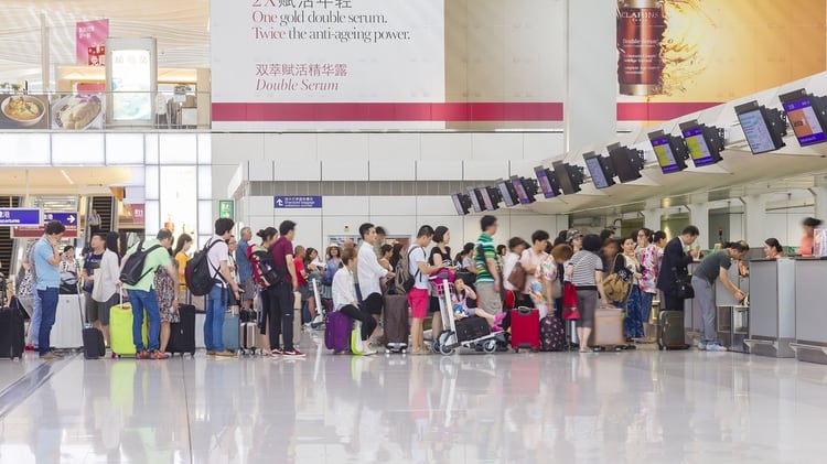 China extiende la guerra comercial al turismo. Esta semana envió una advertencia a sus ciudadanos sobre los “peligros” de viajar a EEUU por los recientes tiroteos y asaltos en el país norteamericano. (Shutterstock)