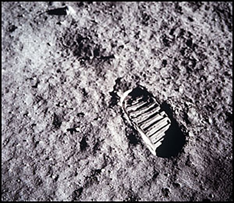 Una de las primeras pisadas humanas en la Luna