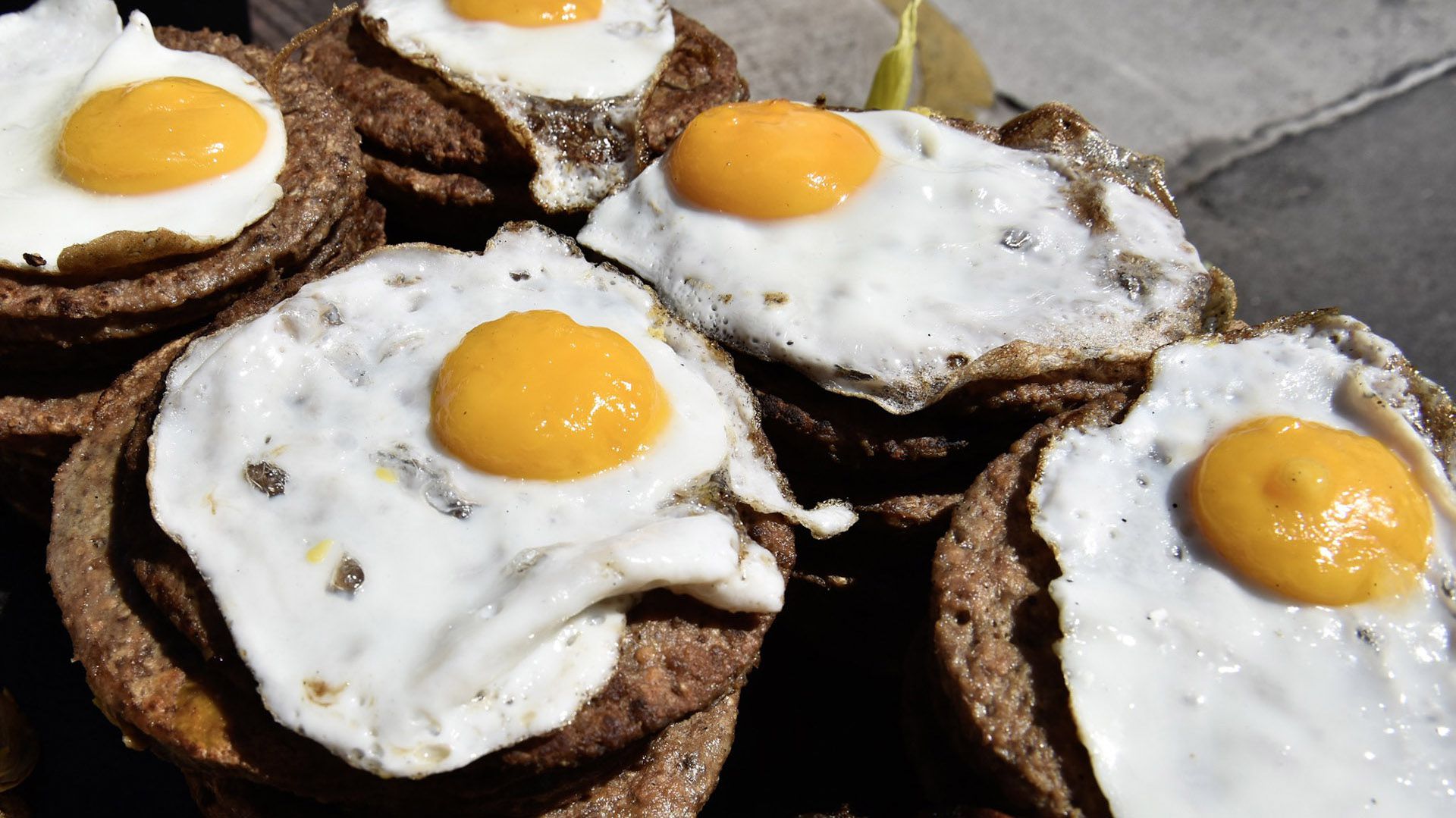 Comment cuire des œufs au plat à la perfection ? 