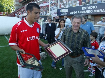 En el 2006, Polo se retiró en Argentinos Juniors con todos los honores, aunque vistió varias camisetas durante su carrera.