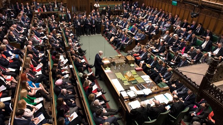El Parlamento británico votará este miércoles un posible plan de salida y el pedido de prórroga a Bruselas (AFP)