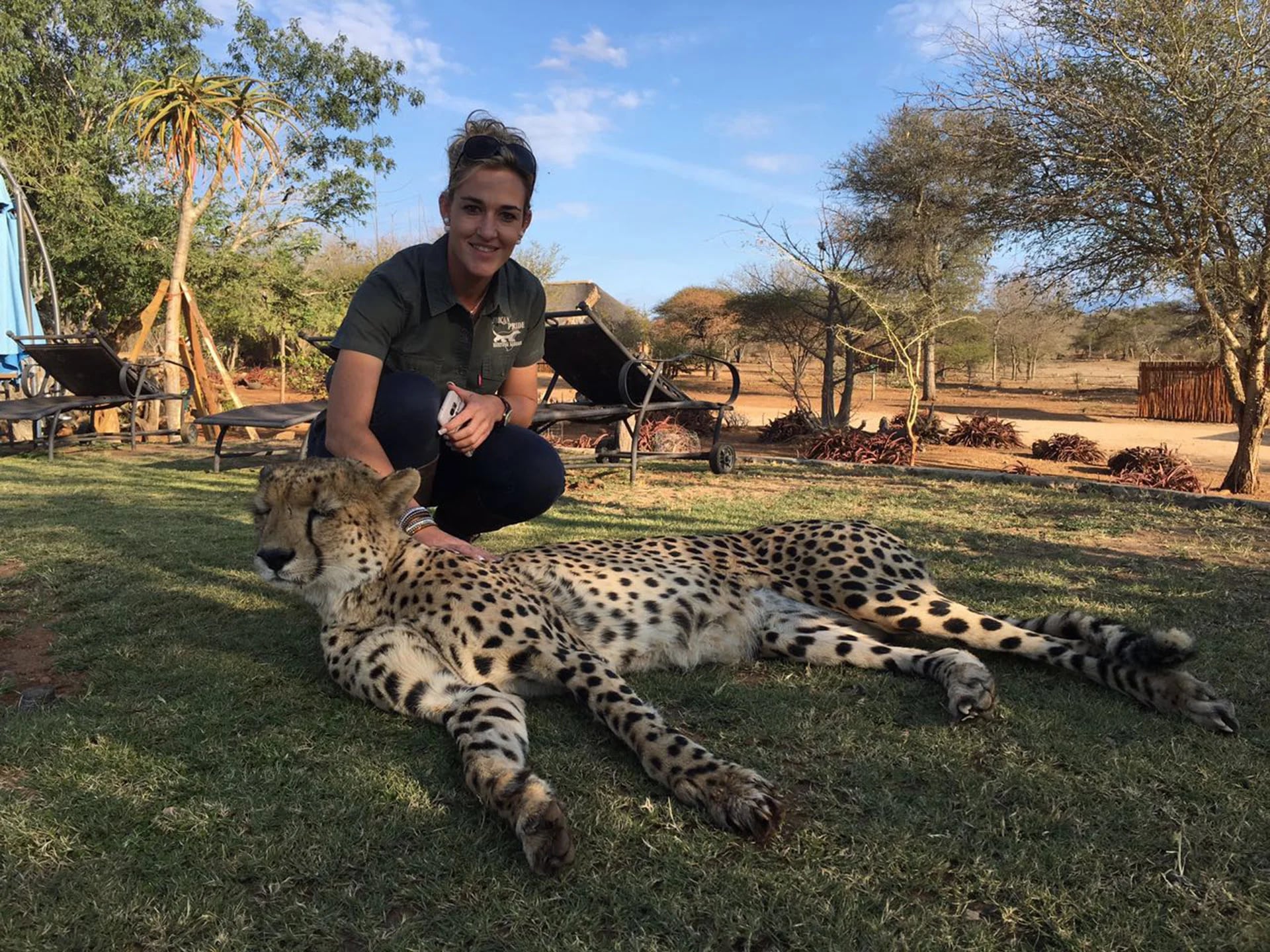 Un guepardo (o cheetah) a los pies de su verdugo: Anna Marie van der Westhuizen