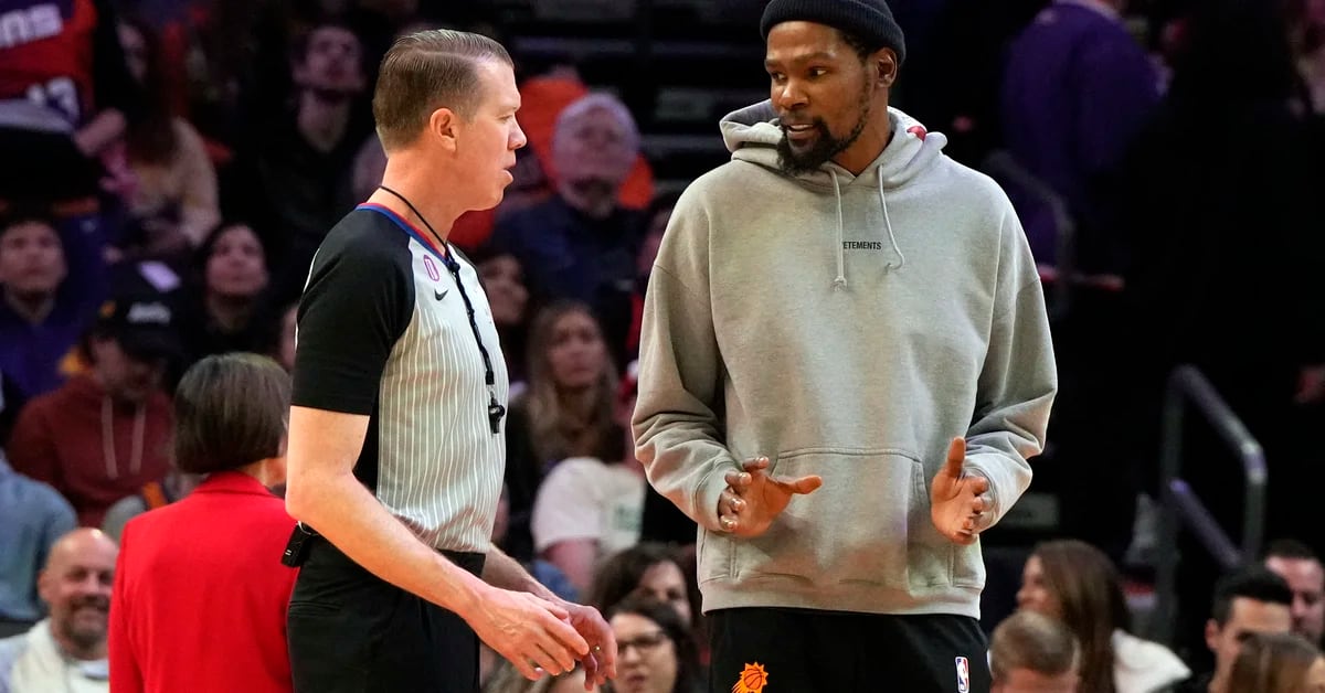 Suns defeat kings;  Durant watches from the bench