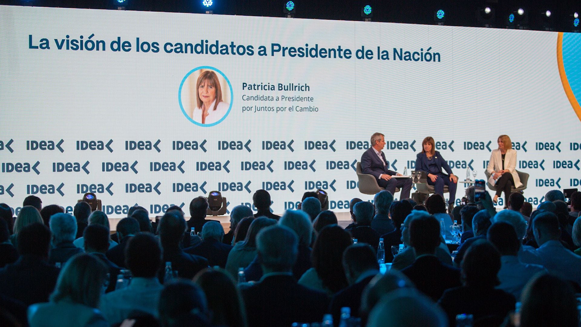 Patricia Bullrich, única presidencialista con chances que estuvo en IDEA