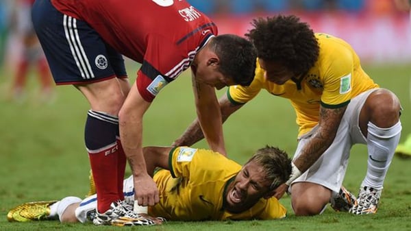 James Rodríguez, estrella de Colombia, asiste a Neymar tras el golpe de Zúñiga