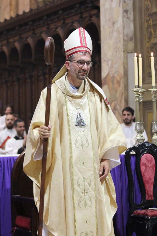 Resultado de imagen para nuevo obispo gustavo carrara de buenos aires