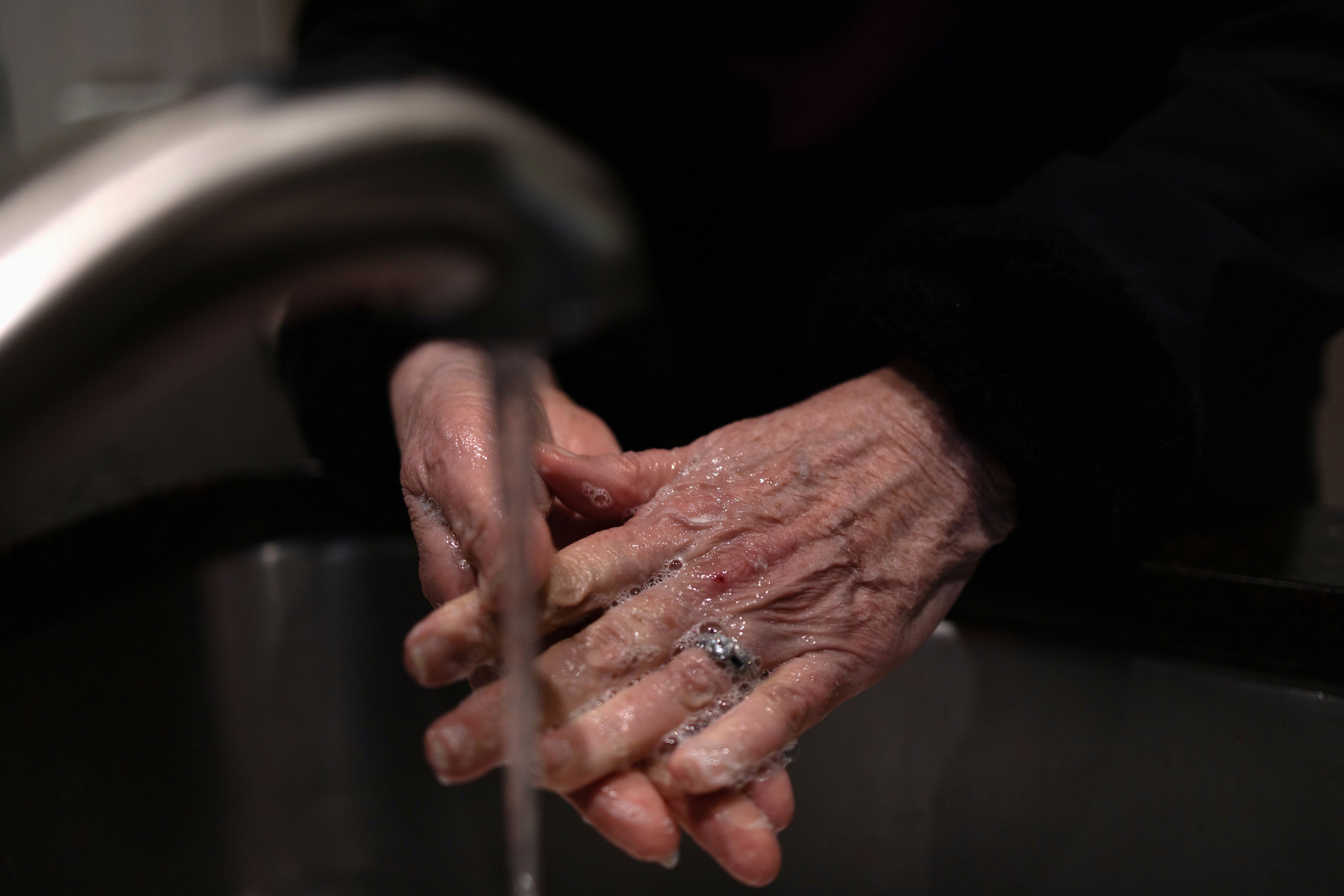 Un hábito tan simple como el de lavarse las manos puede ser la clave para salvar millones de vidas. La higienización de manos es clave para la prevención de varias enfermedades (REUTERS)