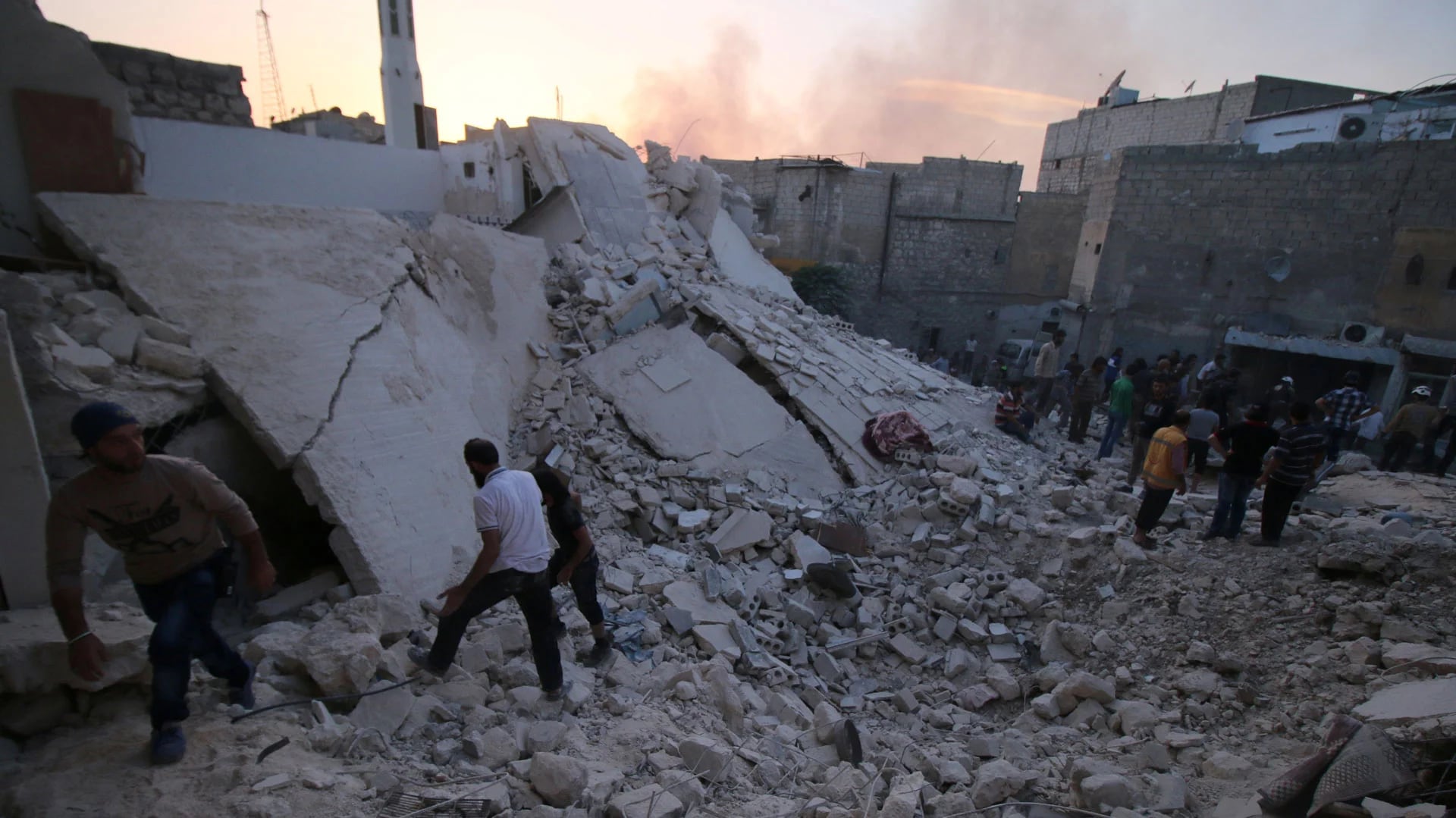 La ciudad de Alepo, en el norte de Siria, quedó destruida por los bombardeos y los enfrentamientos (Reuters)