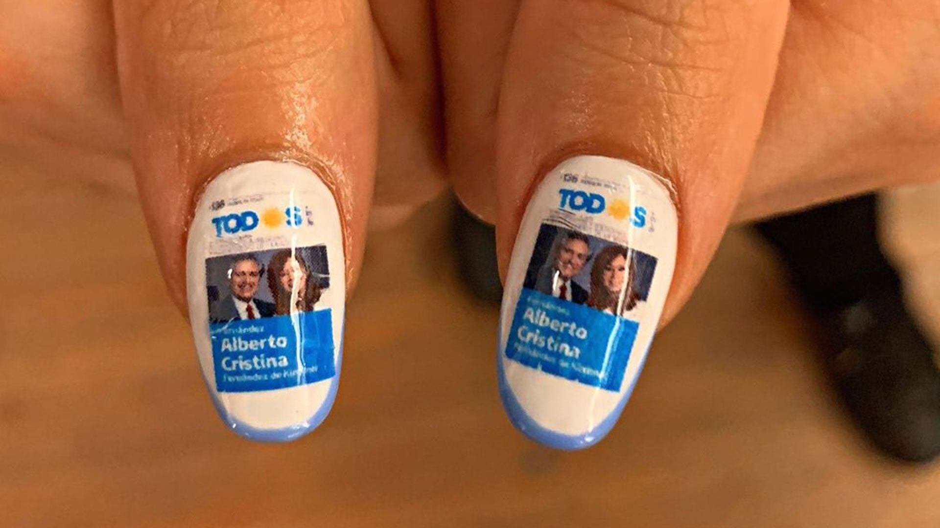 Las uñas esculpidas de la candidata a legisladora en CABA en el día de la elección