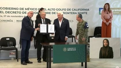 López Obrador y la firma del decreto en Mexicali (Foto: Captura de pantalla)