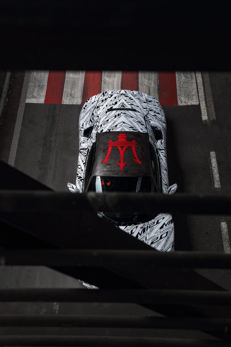 La Maserati MC20 se presentaría en septiembre: tendría más de 600 caballos y versiones híbridas y eléctricas.