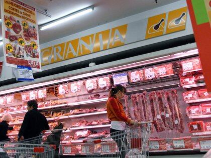 Los cortes se podrán conseguir a ese precio en varias cadenas de supermercado (Télam)