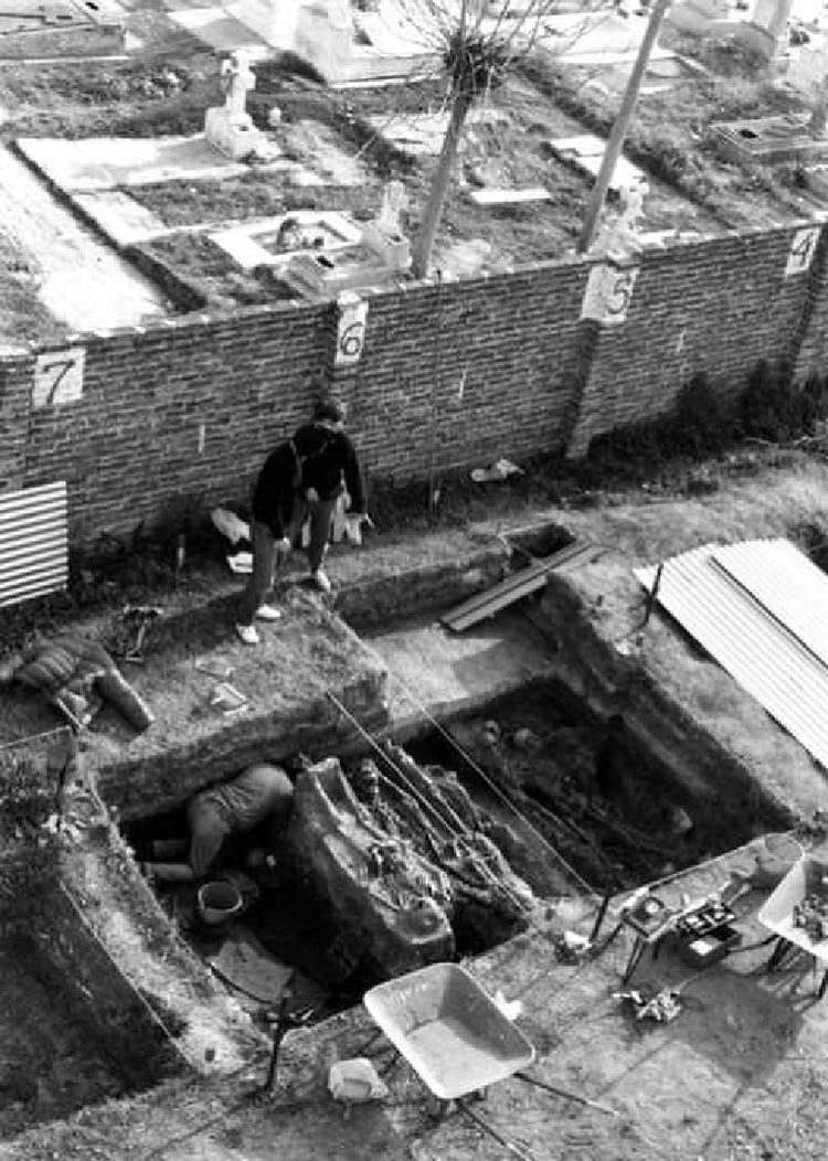 El EAAF trabajando en más de 150 cuerpos encontrados en el Cementerio de Avellaneda (Gentileza El Numeral)