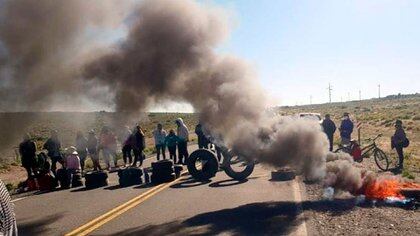Los manifestantes quemaron neumáticos e impidieron el tránsito habitual de los vehículos