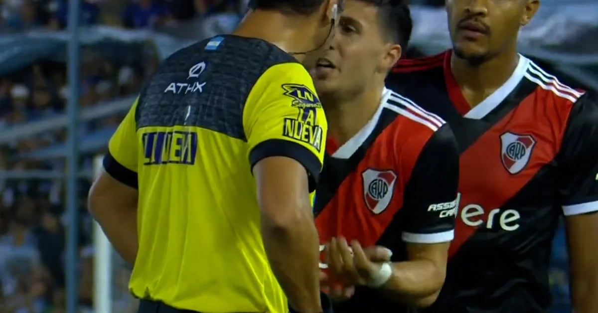 Polemiche nella partita contro il River Plate: il presunto fallo sulla porta dell’Atlético Tucumán, l’espulsione di Paradilla e la rabbia di Penola