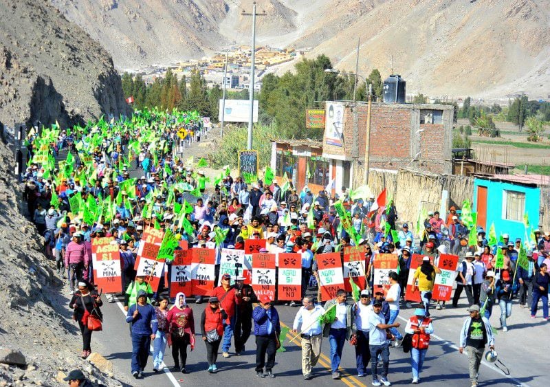 IMAGEN DE ARCHIVO. Manifestantes protestan contra el proyecto minero Tía María en Arequipa, Perú. 15 de julio de 2019. REUTERS/Diego Ramos