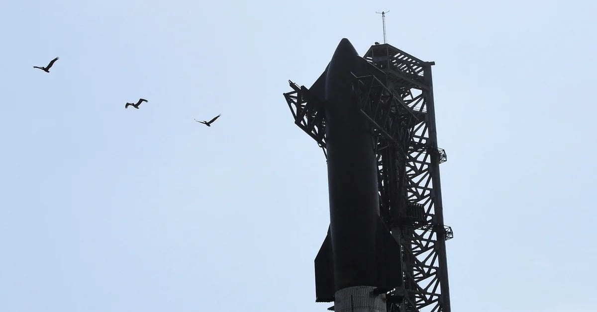 MINUTE BY MINUTE: SpaceX makes the first test flight of the Starship, the most powerful rocket in the world