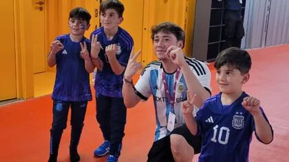 La foto de Paulo Londra con Thiago, Ciro y Mateo Messi que anticipó de Argentina-Polonia (FInstagram)