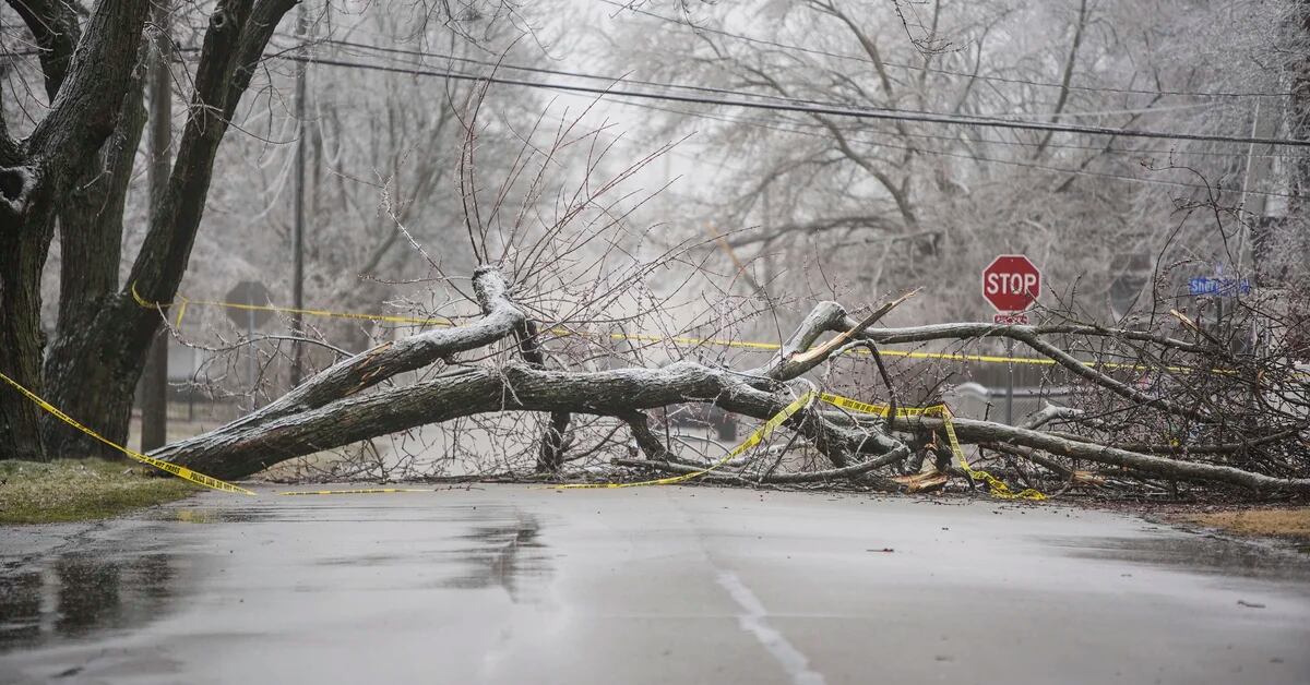 Parts of Michigan still without power after storms