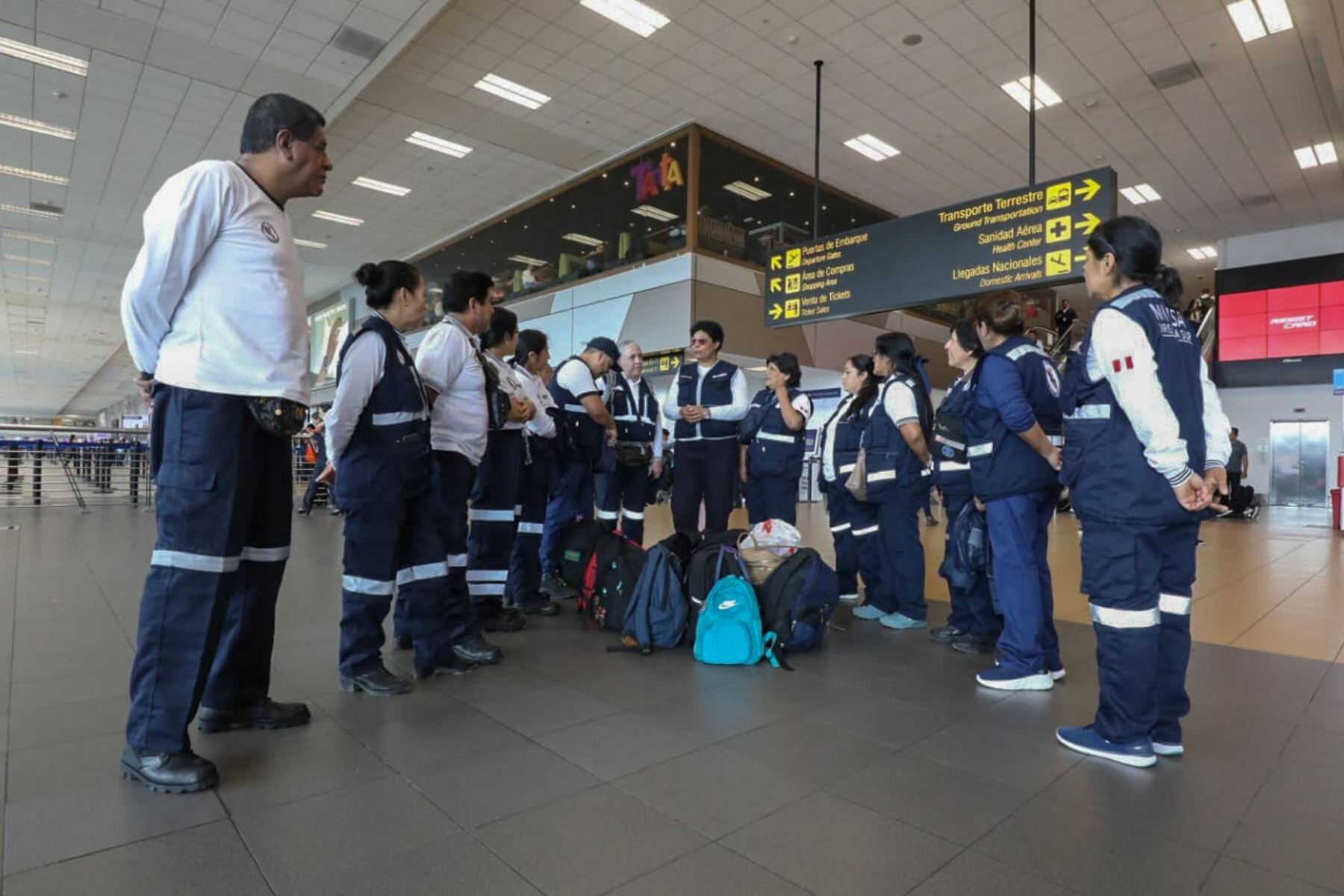 Médicos viajaron a Tumbes para luchar contra el dengue.