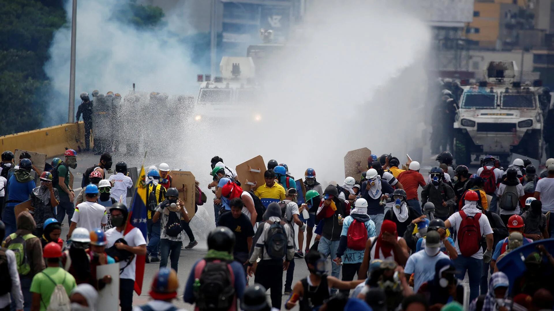 La crisis venezolana lleva ya 50 muertos y 60 muertos (Reuters)