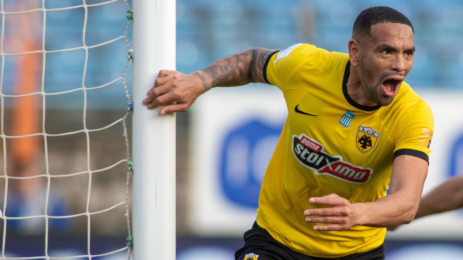 Alexander Callens marcó su segundo gol en la temporada con AEK. - Crédito: @Super_League_GR