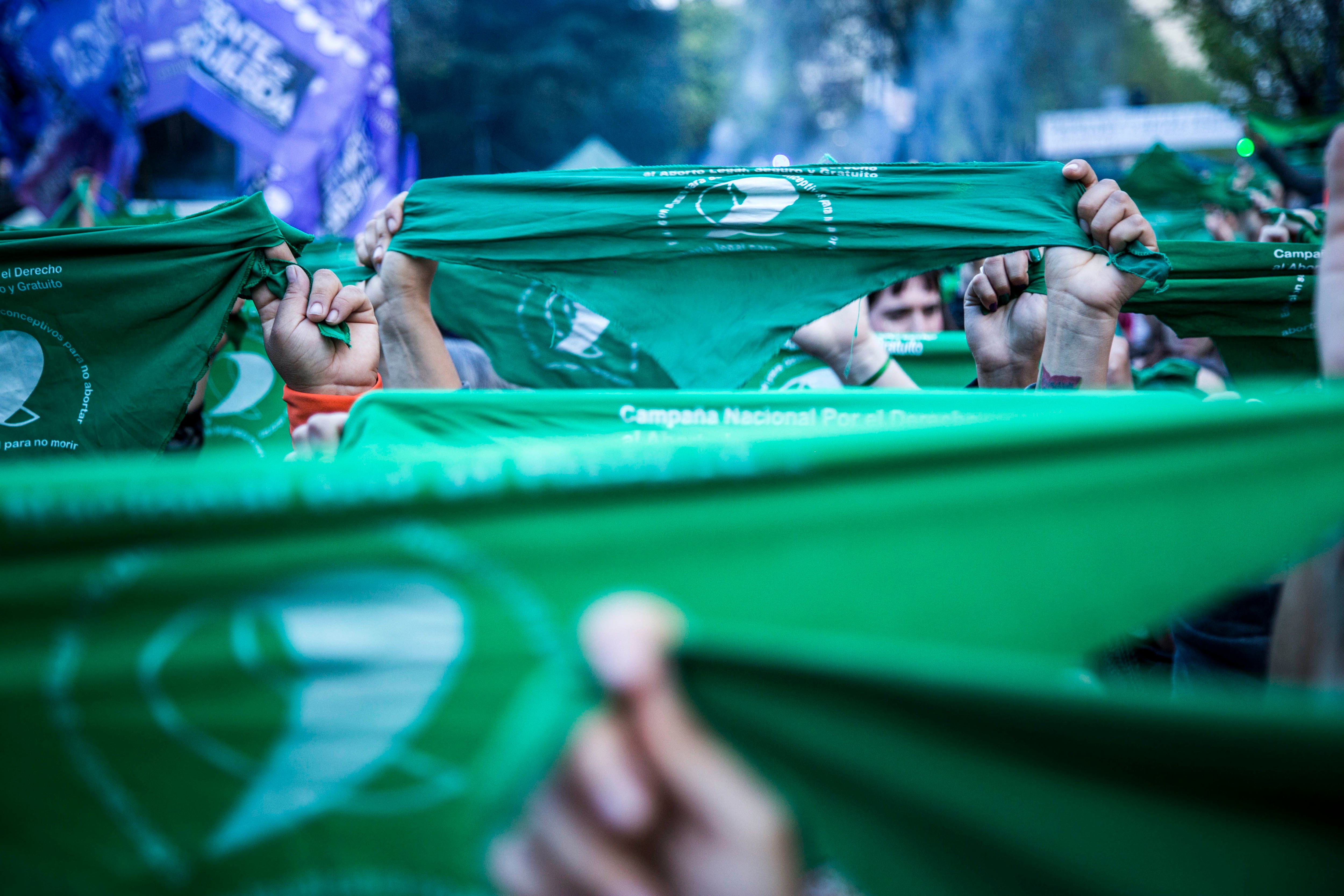 Los pañuelos verdes, emblemas de la campaña nacional por el Derecho al Aborto Legal, Seguro y Gratuito