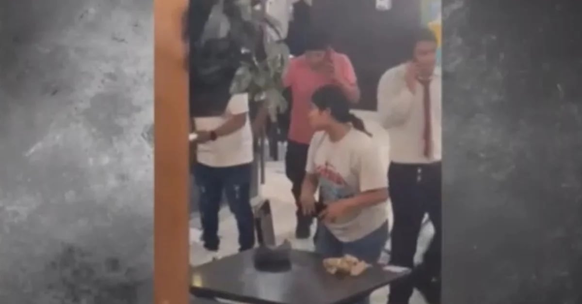 Santa Anita Mall: Chicken coop shooting generates terror: Among the injured is a girl
