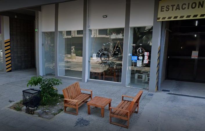 El café Gato Negro está ubicado en la calle Irigoyen en Resistencia. Cecilia lo atendió hasta antes de su muerte. César Sena y Marcela Acuña fueron los garantes de su alquiler