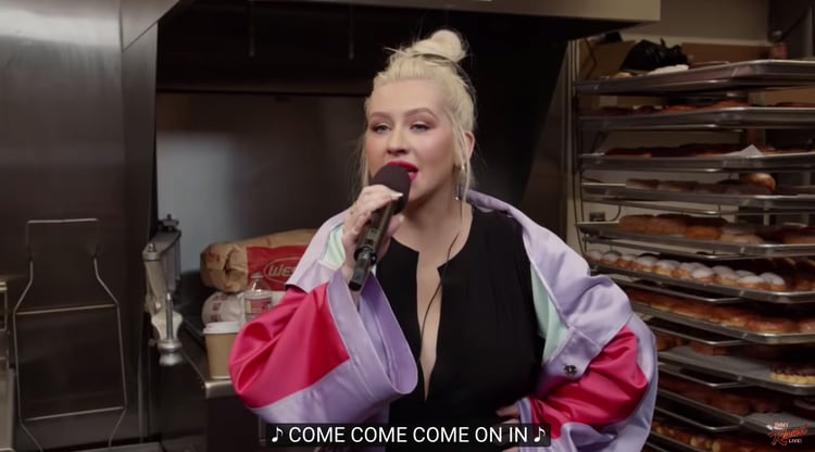 Christina Aguilera desplegó su talento y sentido del humor en una broma para el programa de Jimmy Kimmel Live!
