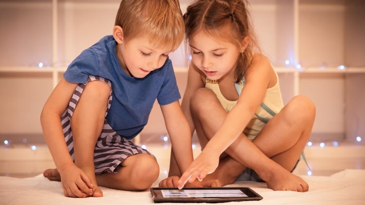 Un estudio del Hospital de Niños de Cincinnati dio malas noticias sobre la exposición a pantallas como tabletas o teléfonos en la primera infancia.