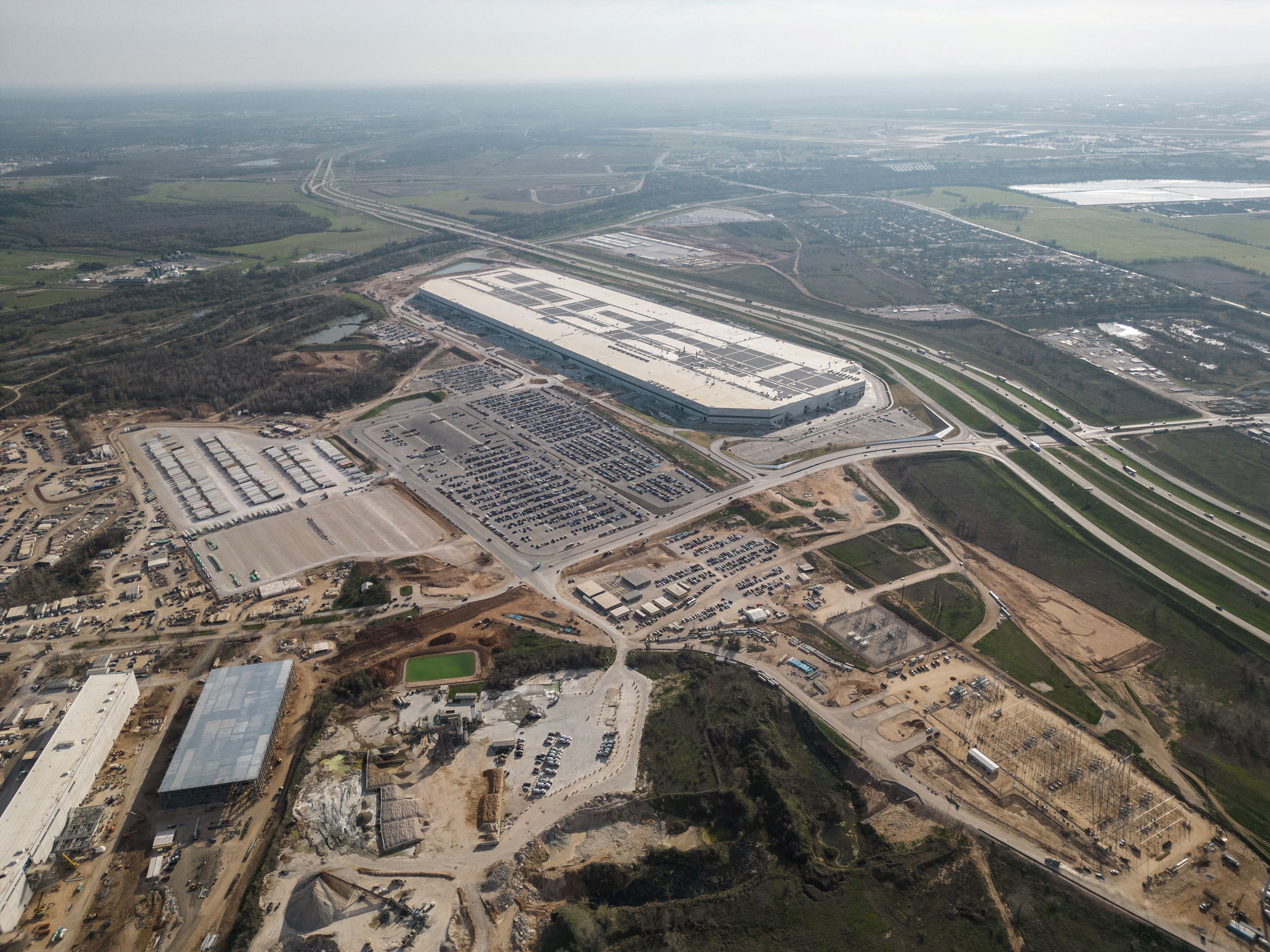 Una vista aérea que muestra la escala de la mega planta ubicada en Austin, Texas (REUTERS/Go Nakamura)