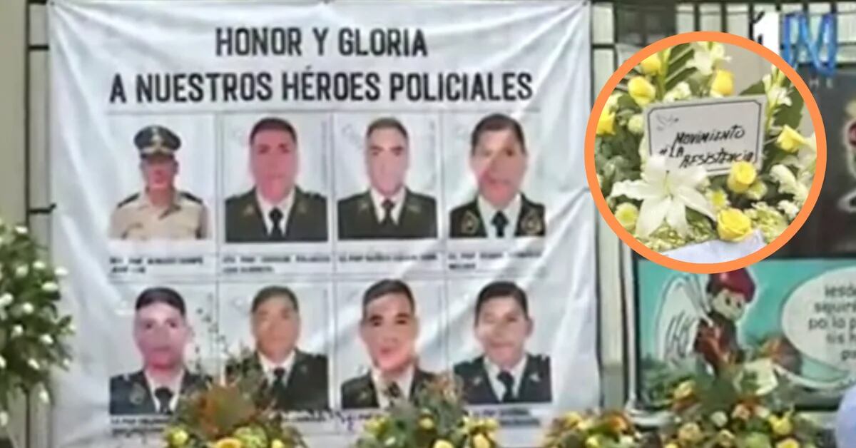 Police hold a vigil for soldiers killed in Vraem and La Resistencia sent a flower arrangement