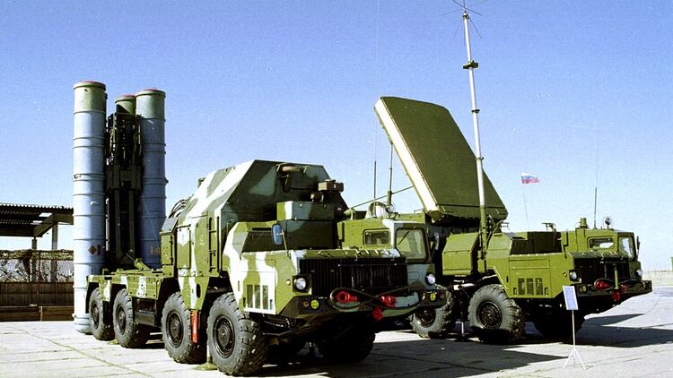 Una batería de misiles antiaéreos S-300 de fabricación rusa. Venezuela cuenta con el modelo S-300VM, también conocido como Antey 2500