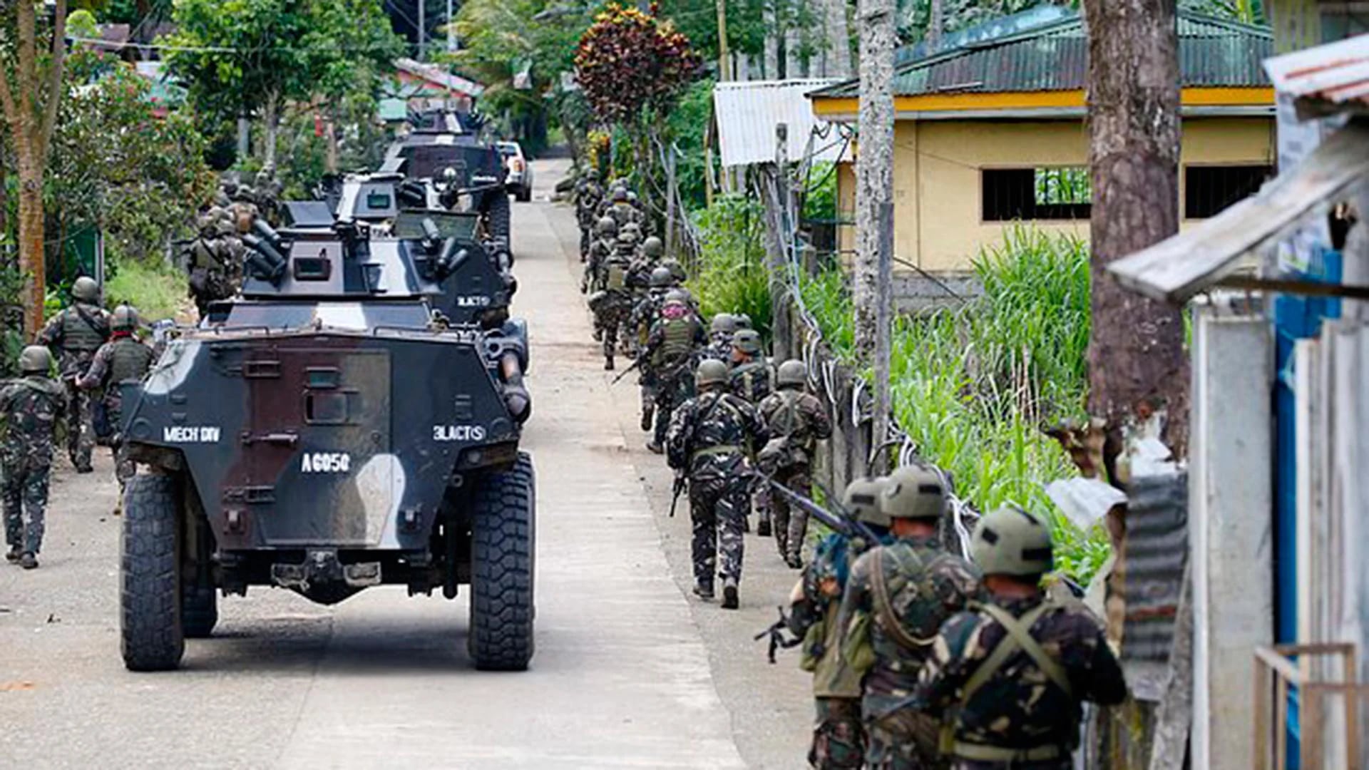 Duterte desplegó un fuerte operativo militar para combatir al Estado Islámico (AP)