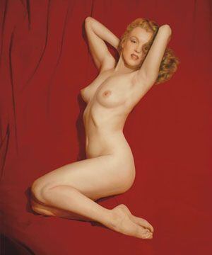 Las fotografías en las que aparece Monroe con un telón rojo de fondo fueron disparadas por el fotógramo Tom Kelly en 1949. (Fotos: Revista Playboy / Archivo web)