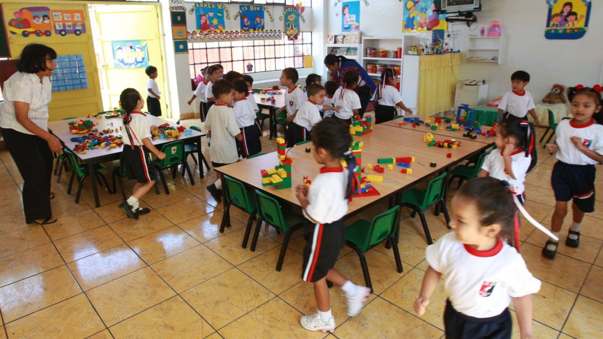 Propuesta legislativa podría modificar el año escolar 2024. (Andina)