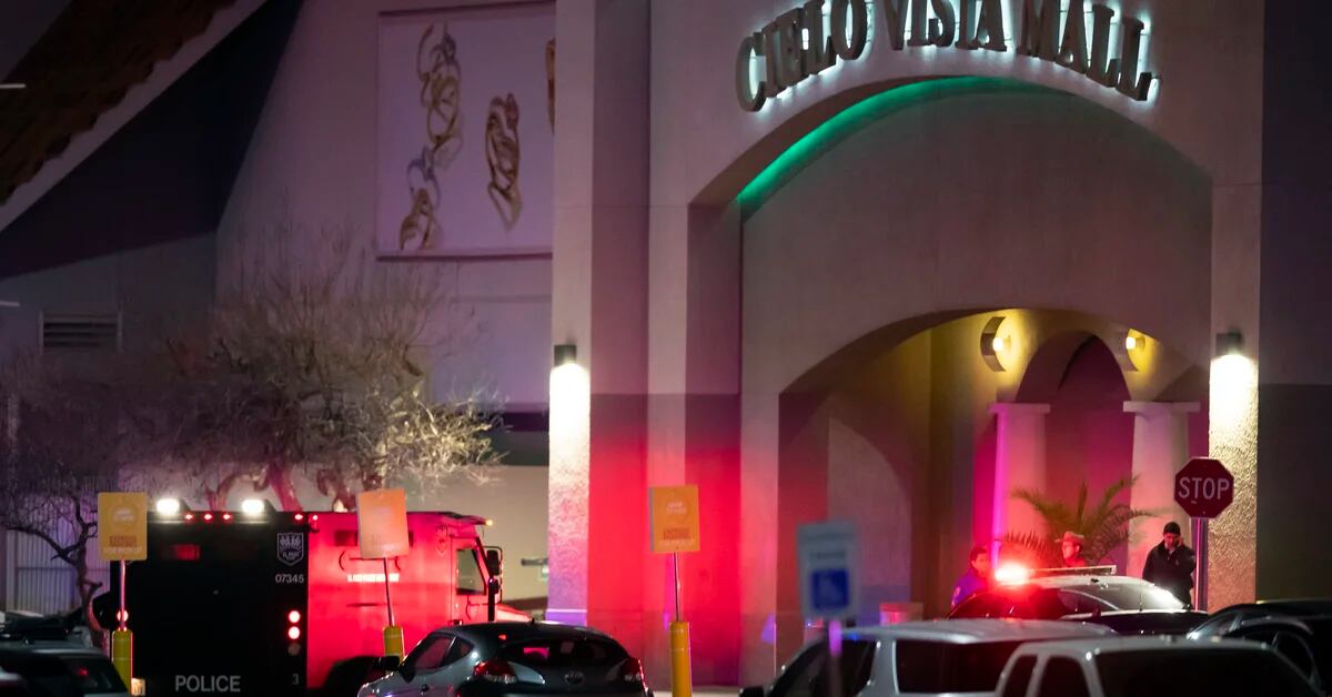 Texas mall shooting leaves 1 dead, 3 injured