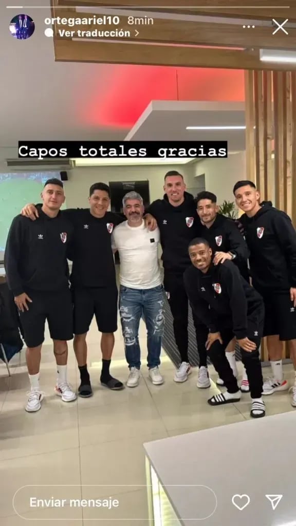 El Burrito Ortega fue a visitar al plantel de River en la previa al partido con Atlético Tucumán (Instagram)