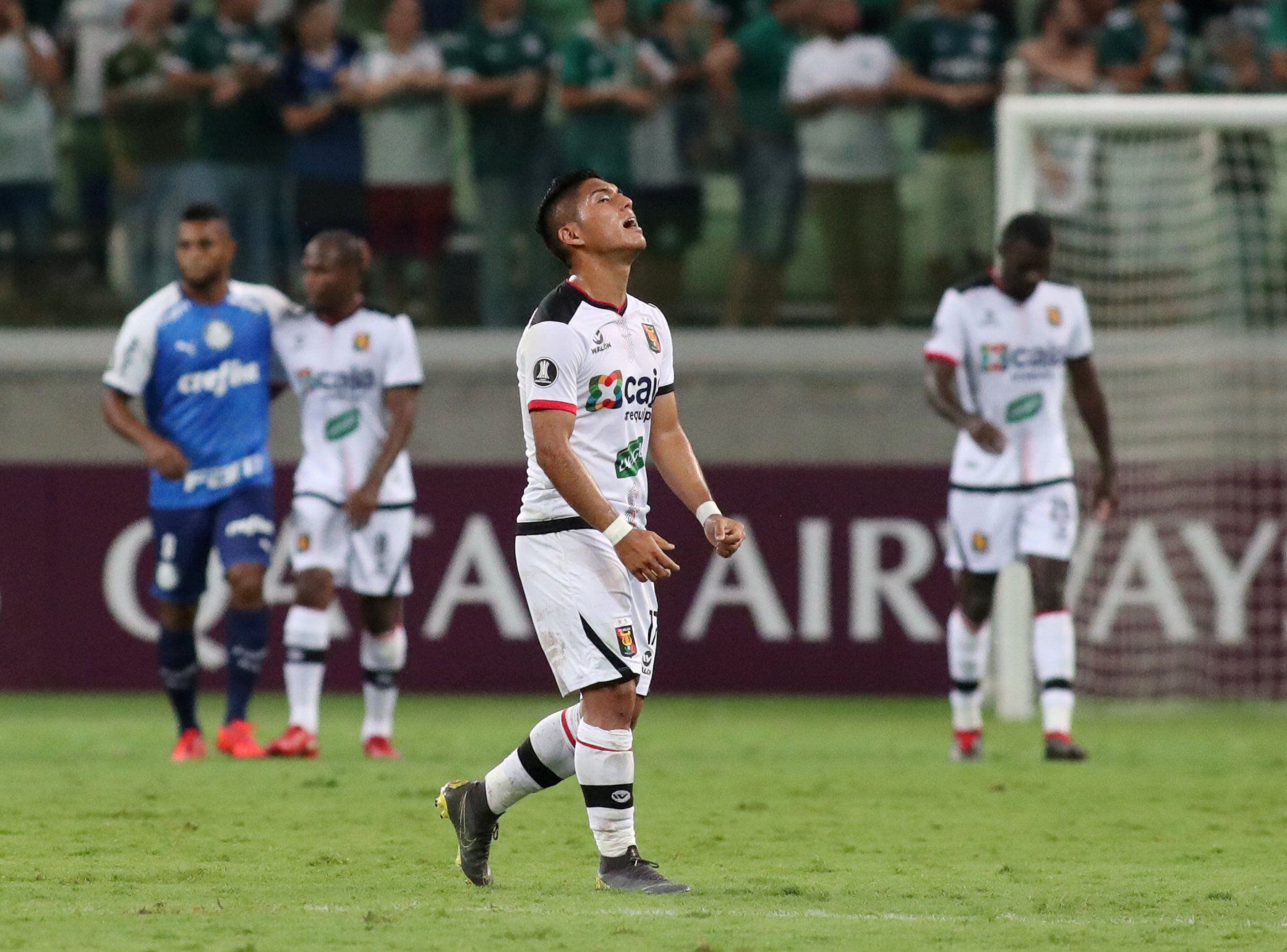 Hideyoshi Arakaki en un partido con Melgar por Copa Libertadores. (REUTERS)