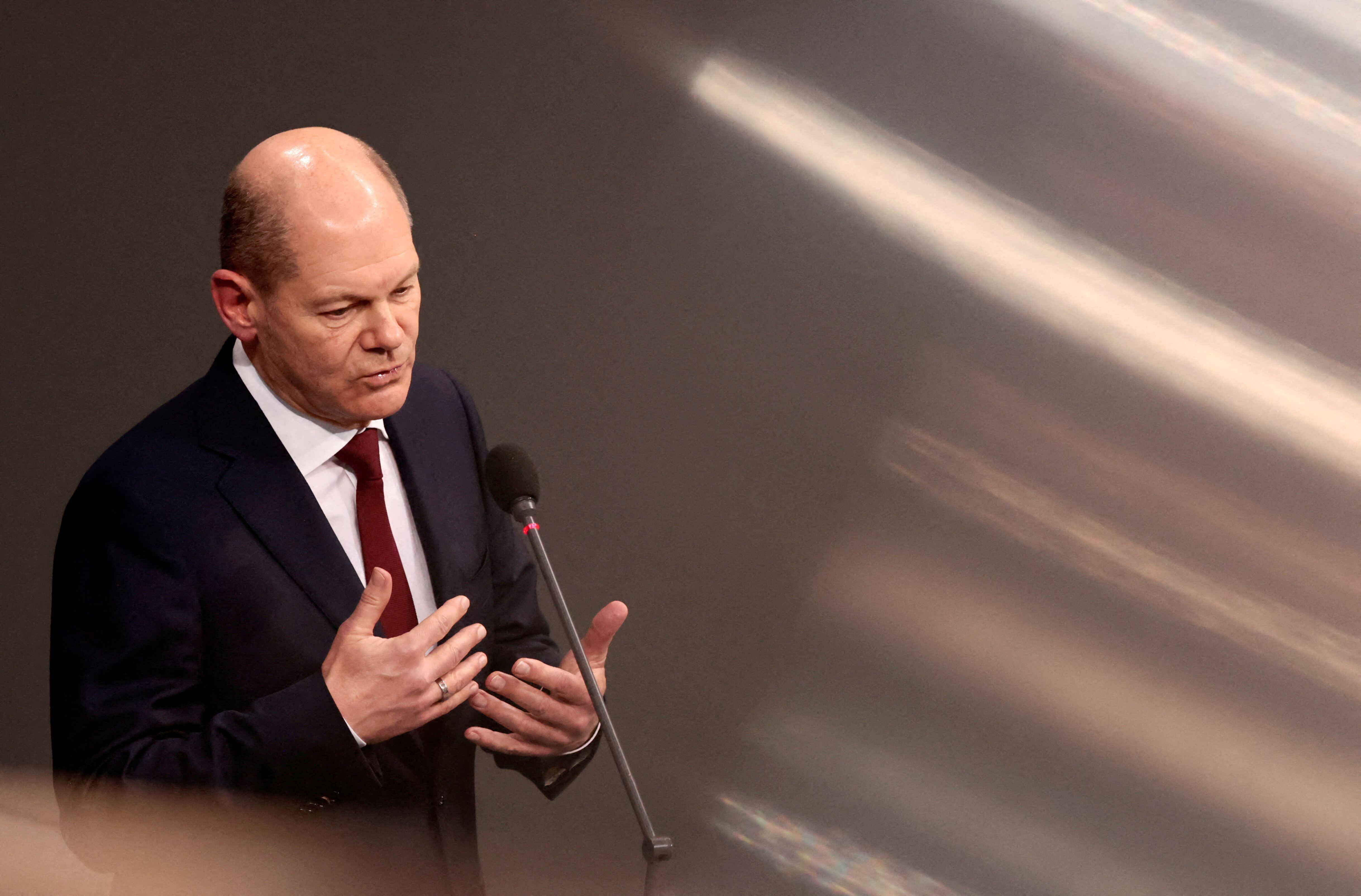 El canciller alemán Olaf Scholz desatcó que, en el caso de una invasión rusa de Ucrania, no debe haber ningún tema “que no esté sobre la mesa”, incluido el gasoducto (REUTERS/Hannibal Hanschke/archivo)
