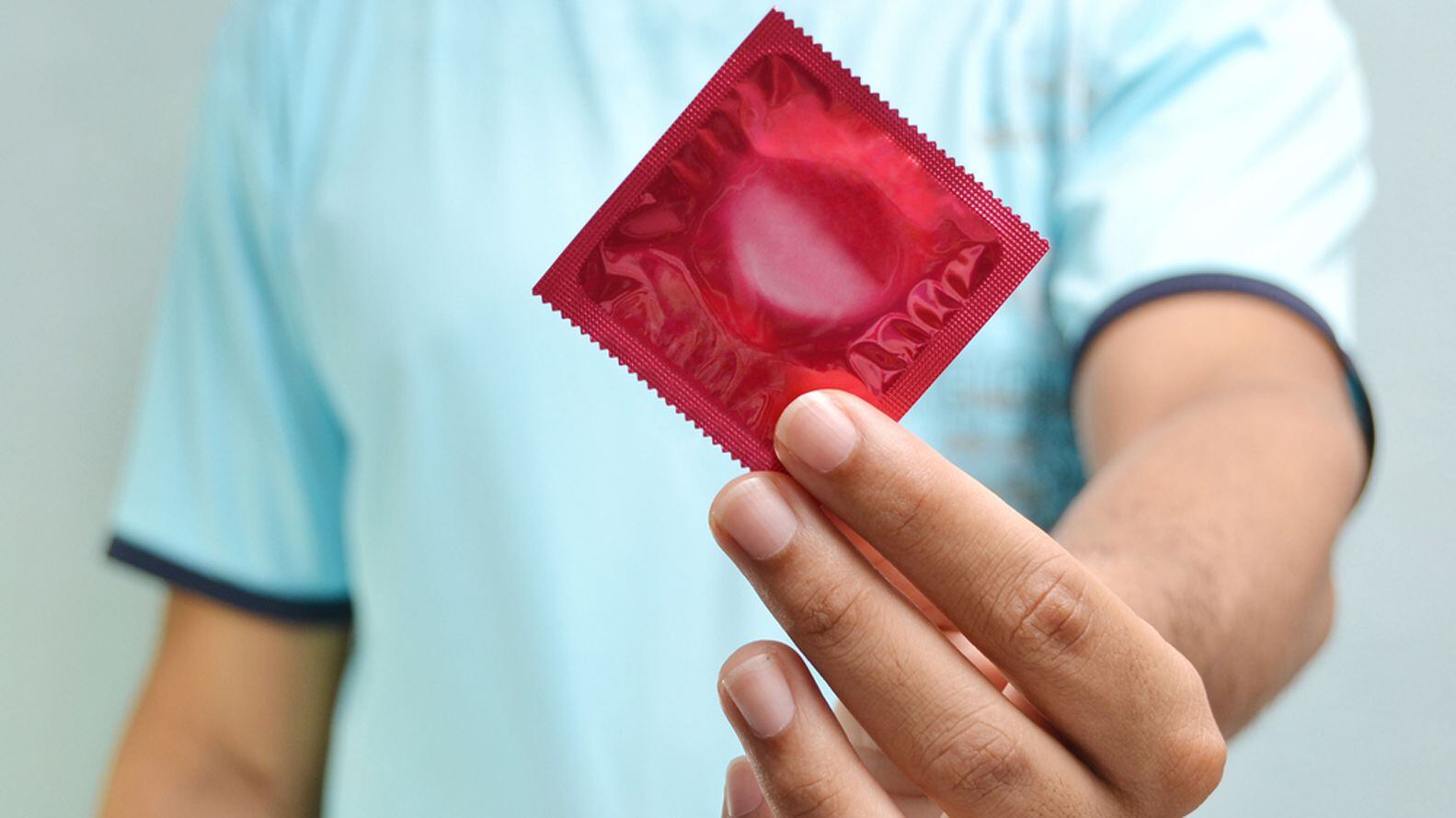 El uso del preservativo previene el contagio de enfermedades de transmisión sexual (ETS) (Shutterstock)
