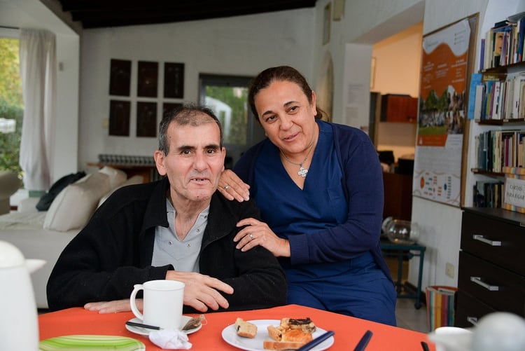 Sergio junto a Laura, la coordinadora de enfermería del hospice
