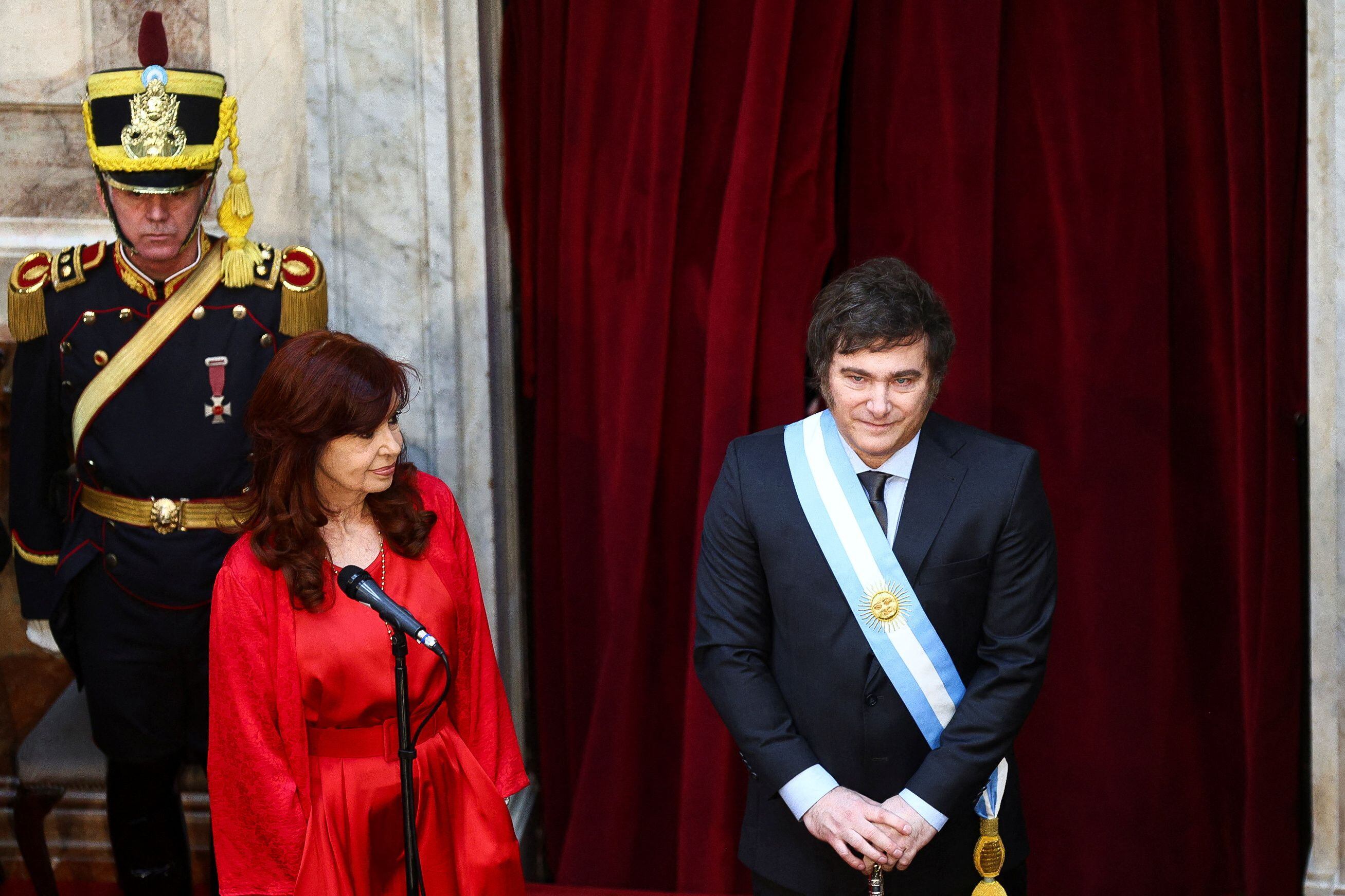 Cristina Kirchner y Javier Milei en la ceremonia de traspaso de mando presidencial (REUTERS/Matias Baglietto)
