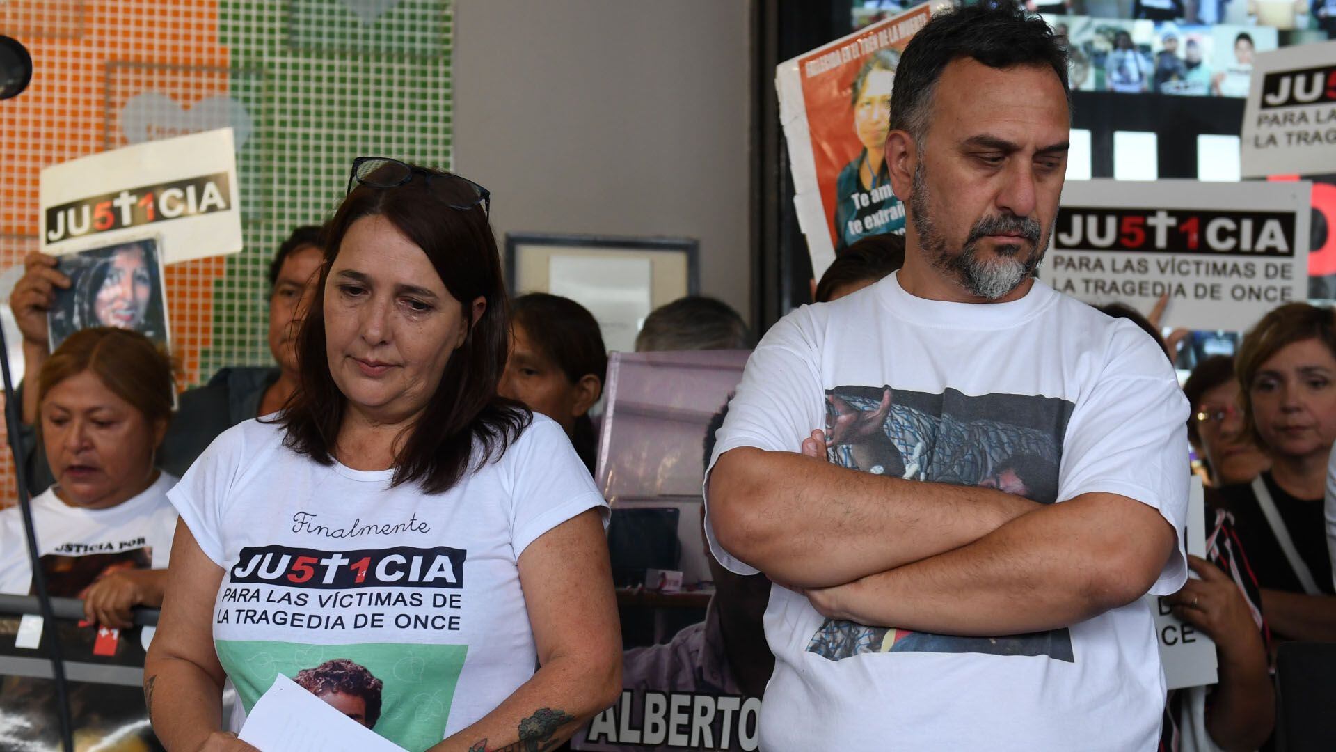 María Luján Rey y Paolo Menghini, padres de Lucas, una de las víctimas de la tragedia