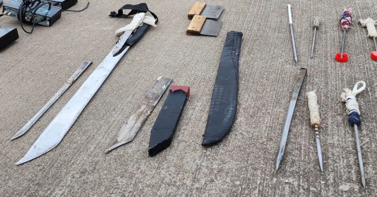 After a search at Cereso 1 in Chihuahua, authorities seized knives and more than 23,000 pesos