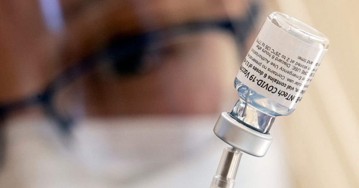 Terceras dosis de vacunas COVID en la Argentina: quiénes las reciben y qué vacunas se usan